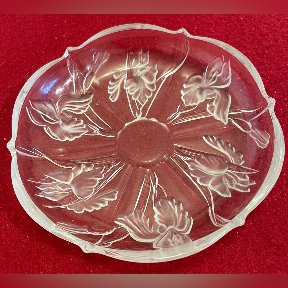 Makasa clear Celestial Art Plate with Angelic Motif